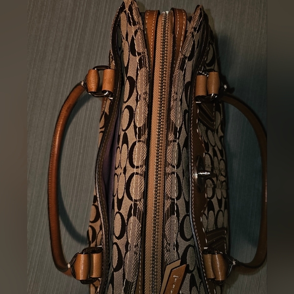 Coach Brown and Tan Signature Handbag - Picture 5 of 11